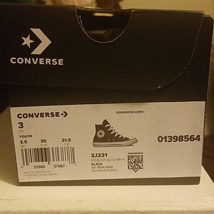 Youth sz3 Black Converse